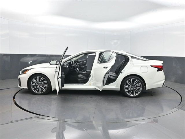 2023 Nissan Altima 2.5 SL Sedan - 22986696 - 40