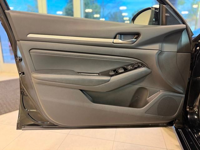 2023 Nissan Altima 2.5 SL Sedan - 23067277 - 17