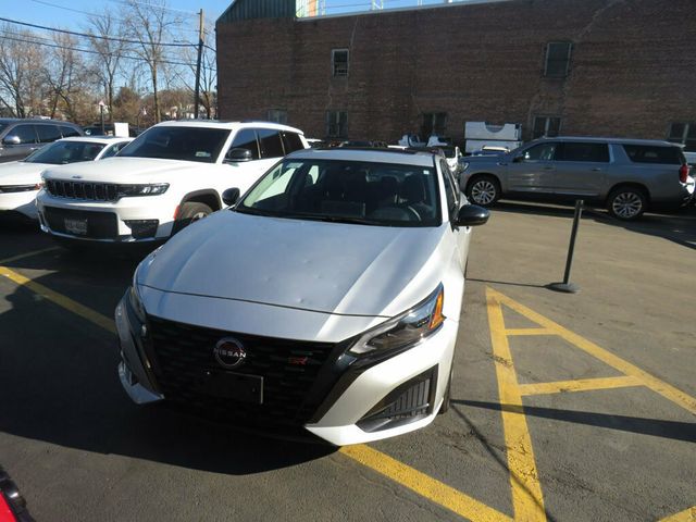 2023 Nissan Altima 2.5 SR AWD Sedan - 22693014 - 1