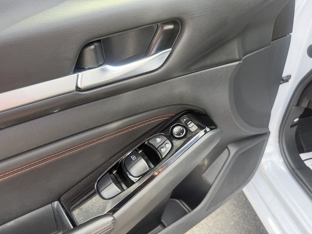 2023 Nissan Altima 2.5 SR AWD Sedan - 23070177 - 9