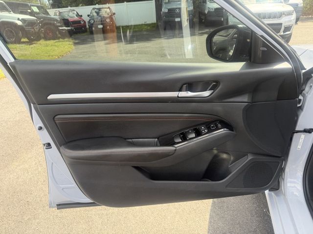 2023 Nissan Altima 2.5 SR AWD Sedan - 23070177 - 8
