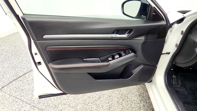 2023 Nissan Altima 2.5 SR AWD Sedan - 23012281 - 9
