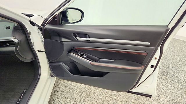 2023 Nissan Altima 2.5 SR AWD Sedan - 23012281 - 24