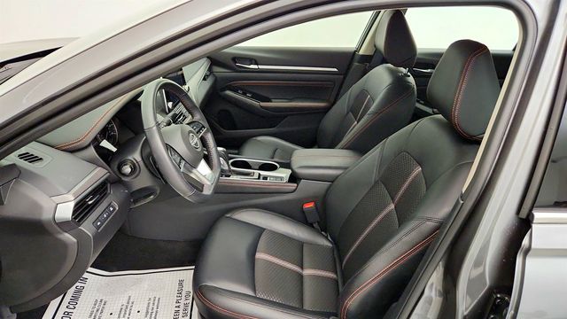 2023 Nissan Altima 2.5 SR AWD Sedan - 23054845 - 17