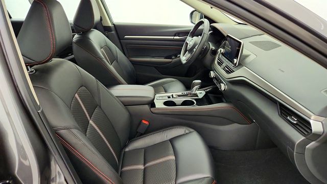 2023 Nissan Altima 2.5 SR AWD Sedan - 23054845 - 21