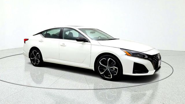 2023 Nissan Altima 2.5 SR AWD Sedan - 23094500 - 2