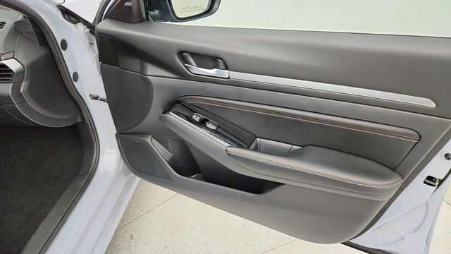 2023 Nissan Altima 2.5 SR AWD Sedan with Premium Package - 22948650 - 26