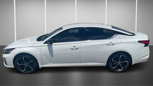 2023 Nissan Altima 2.5 SR Sedan - 23049972 - 11