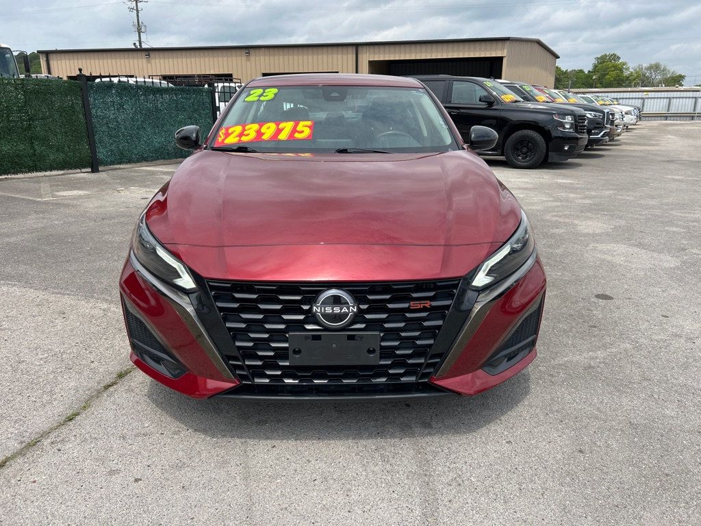 2023 Nissan Altima 2.5 SR photo 2