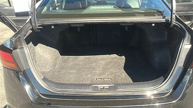 2023 Nissan Altima 2.5 SR Sedan - 22929765 - 13