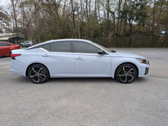2023 Nissan Altima 2.5 SR Sedan - 22996241 - 2