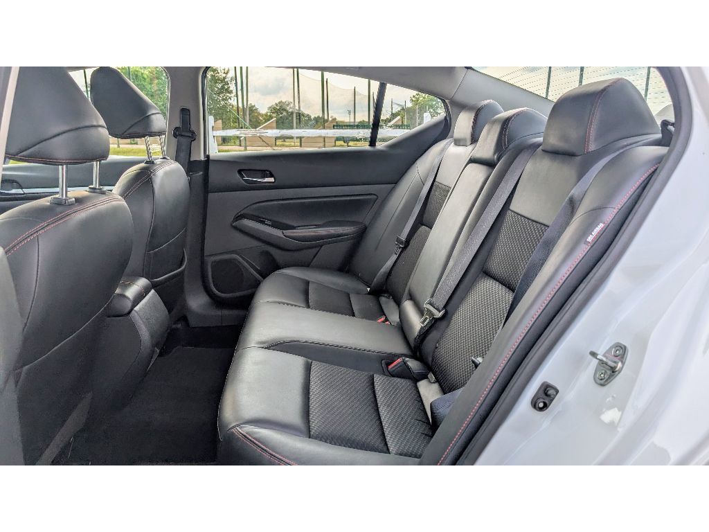 2023 Nissan Altima 2.5 SR photo 15