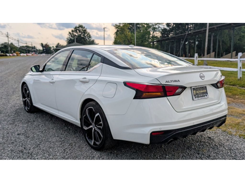 2023 Nissan Altima 2.5 SR photo 4