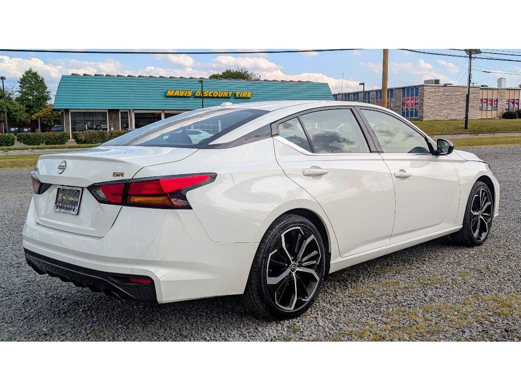 2023 Nissan Altima 2.5 SR photo 6