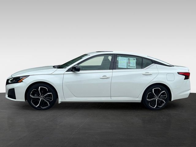 2023 Nissan Altima 2.5 SR Sedan - 23061512 - 1