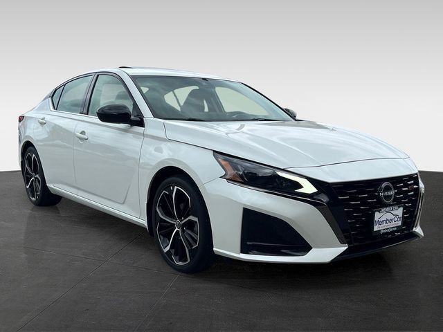 2023 Nissan Altima 2.5 SR Sedan - 23061512 - 6