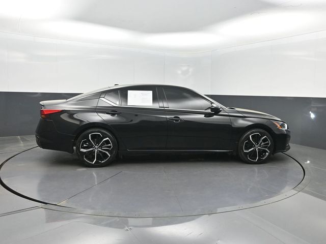 2023 Nissan Altima 2.5 SR Sedan - 22993277 - 31