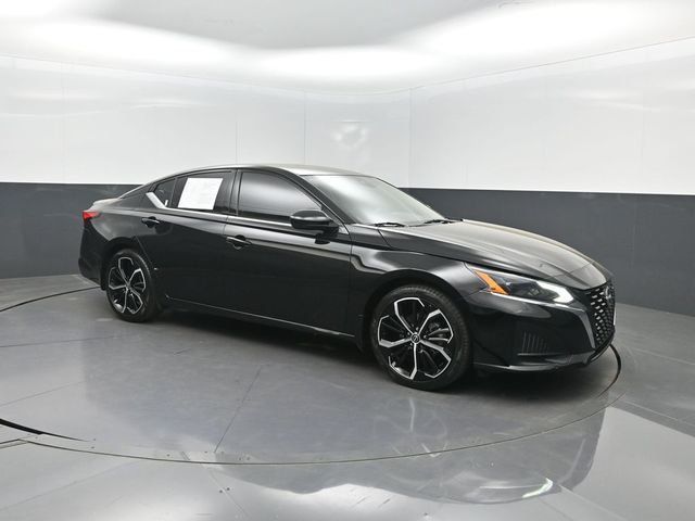 2023 Nissan Altima 2.5 SR Sedan - 22993277 - 32