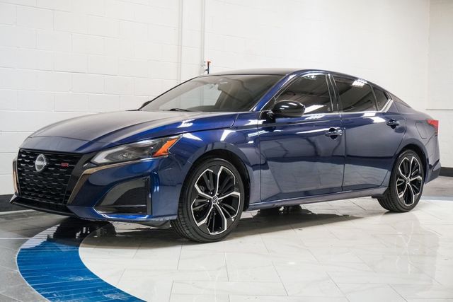 2023 Nissan Altima 2.5 SR Sedan - 22982436 - 3