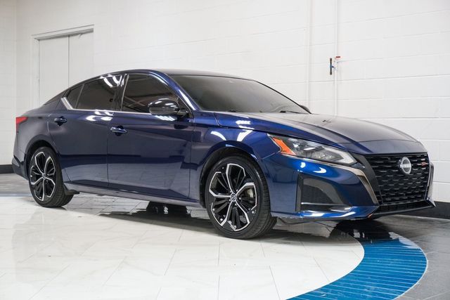 2023 Nissan Altima 2.5 SR Sedan - 22982436 - 4