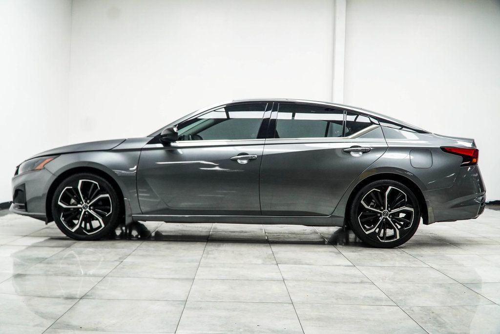 Nissan Altima photo 10
