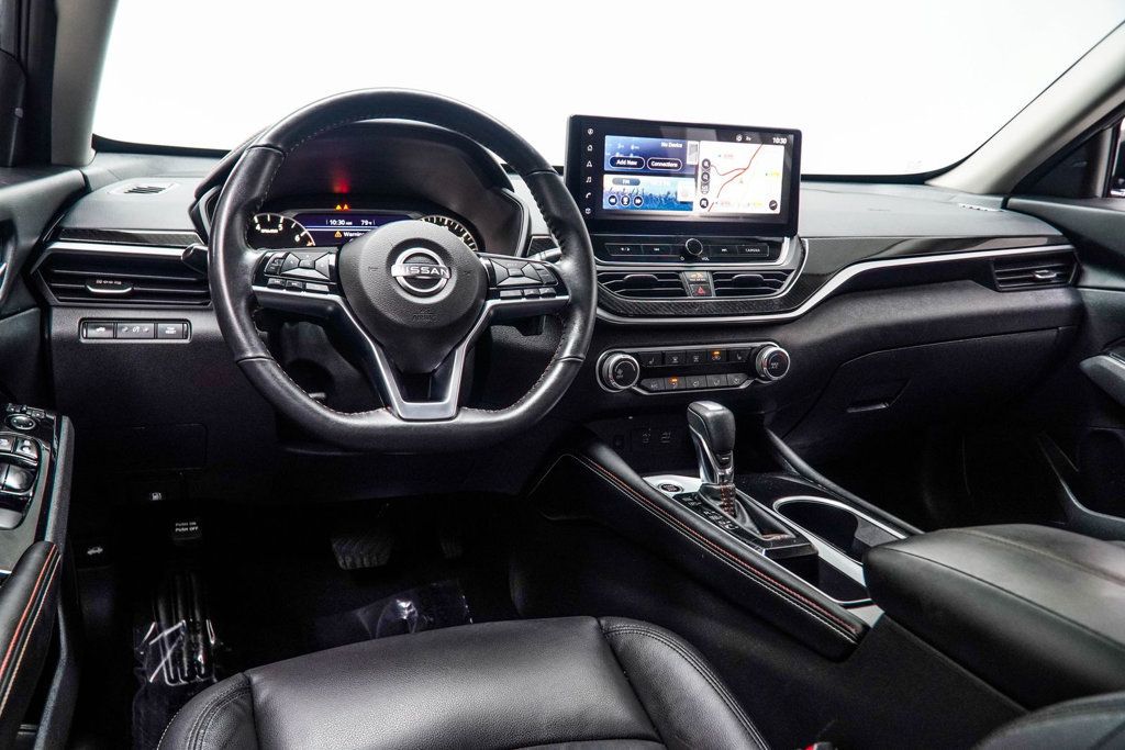 Nissan Altima photo 16