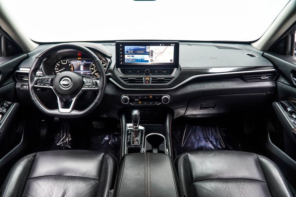Nissan Altima photo 5