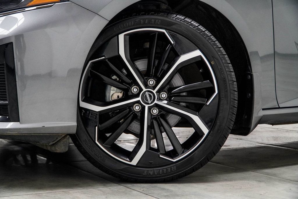 Nissan Altima photo 6