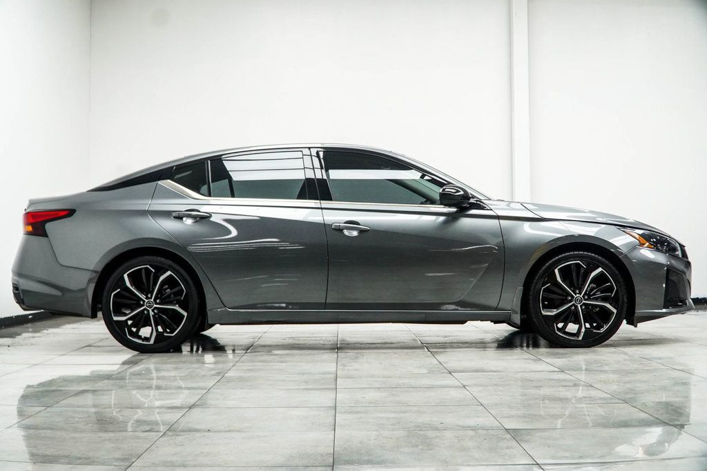 Nissan Altima photo 7
