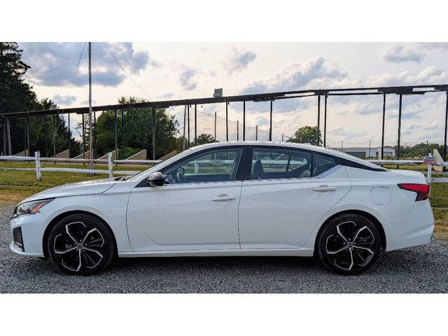 2023 Nissan Altima 2.5 SR Sedan - 22912741 - 3
