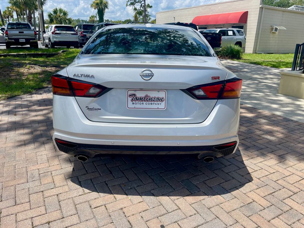 2023 Nissan Altima 2.5 SR photo 4