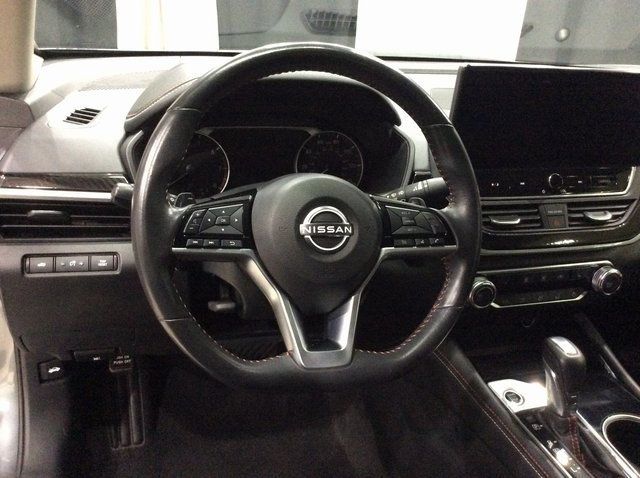 2023 Nissan Altima 2.5 SR Sedan - 22945202 - 10
