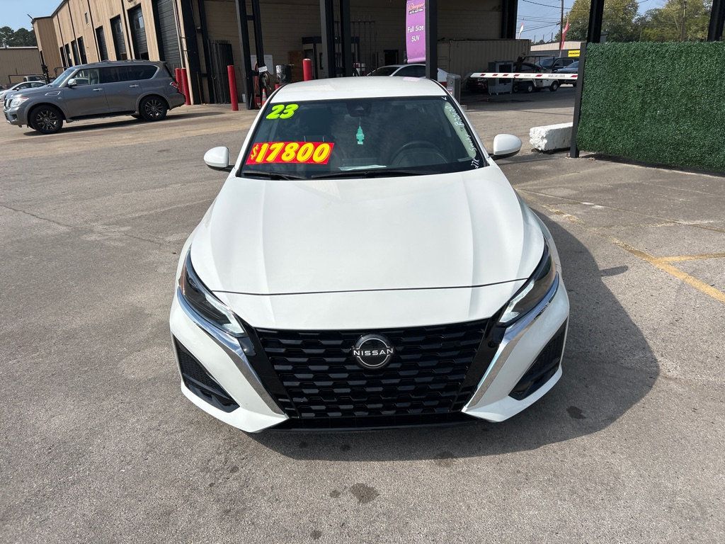 2023 Nissan Altima 2.5 photo 2