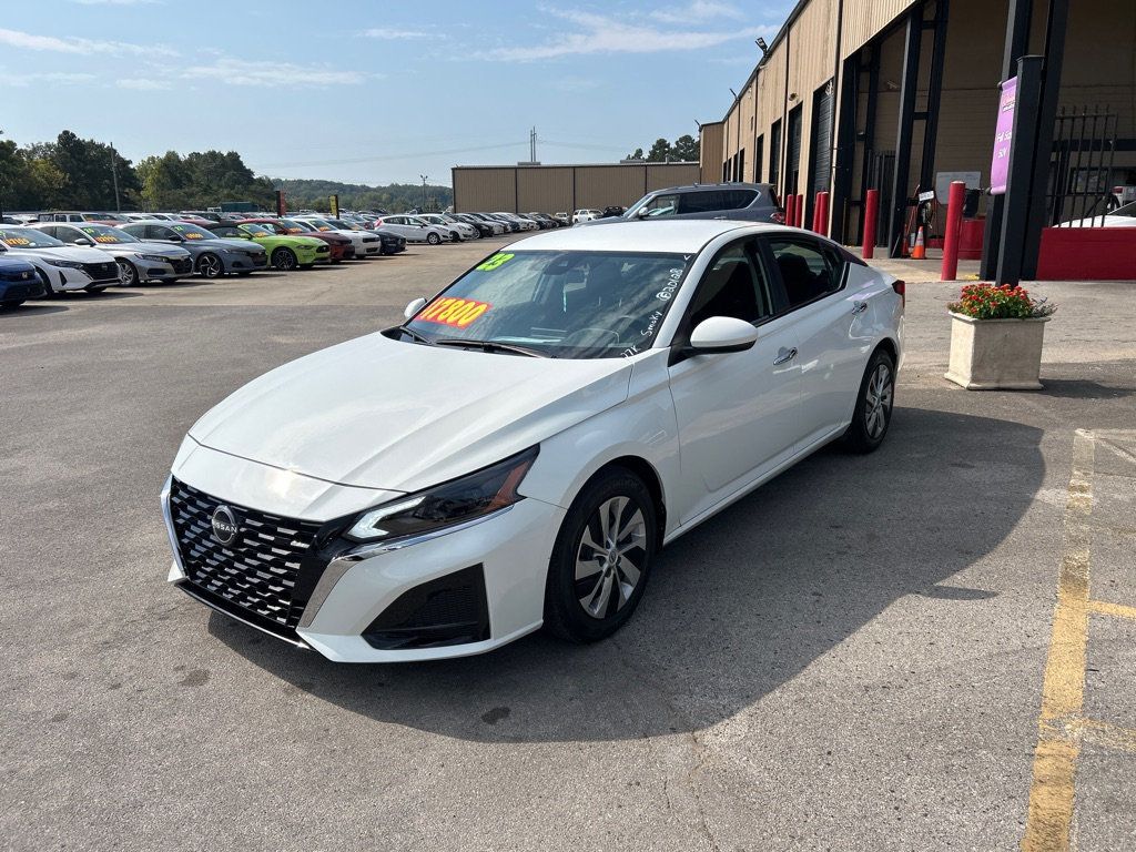 2023 Nissan Altima 2.5 photo 3