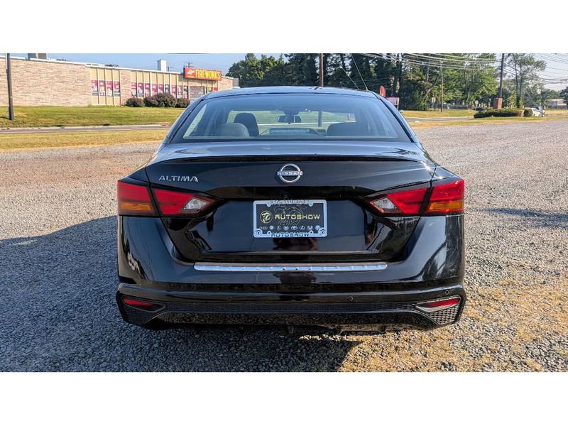 2023 Nissan Altima 2.5 photo 4