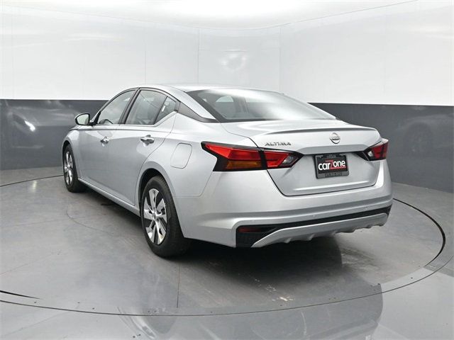 2023 Nissan Altima 2.5 photo 2