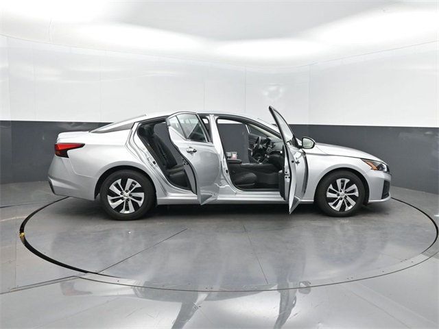 2023 Nissan Altima 2.5 photo 30