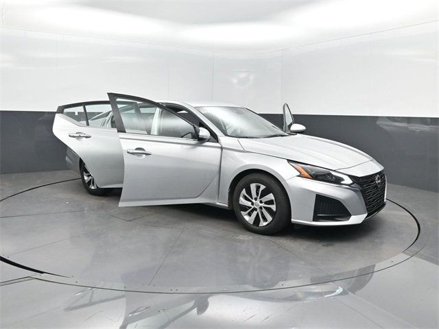 2023 Nissan Altima 2.5 photo 31