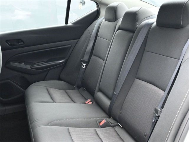 2023 Nissan Altima 2.5 photo 7