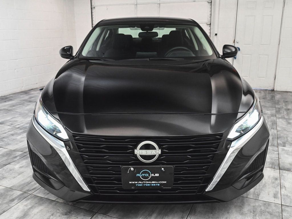 2023 Nissan Altima 2.5 SV photo 2