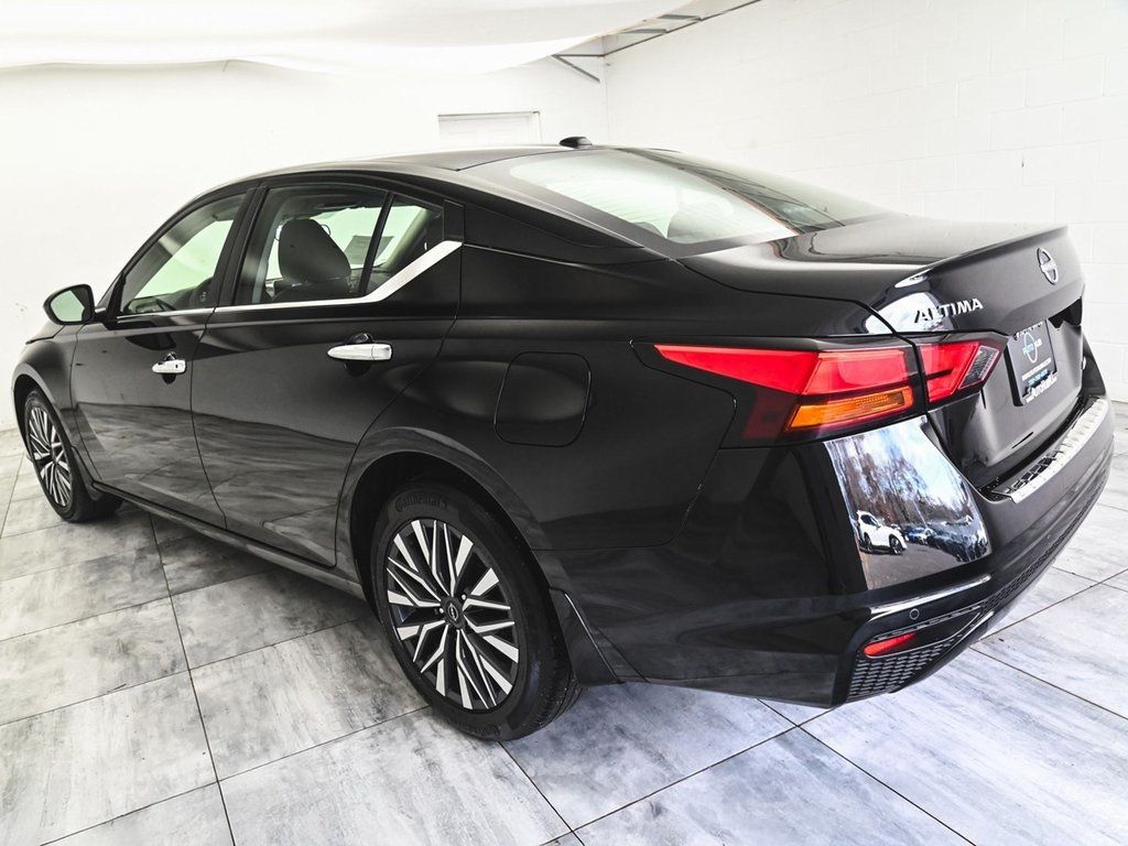 2023 Nissan Altima 2.5 SV photo 4