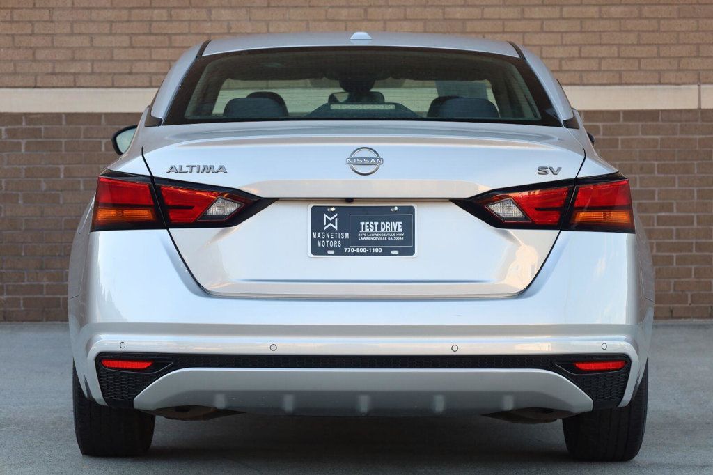 Nissan Altima photo 10