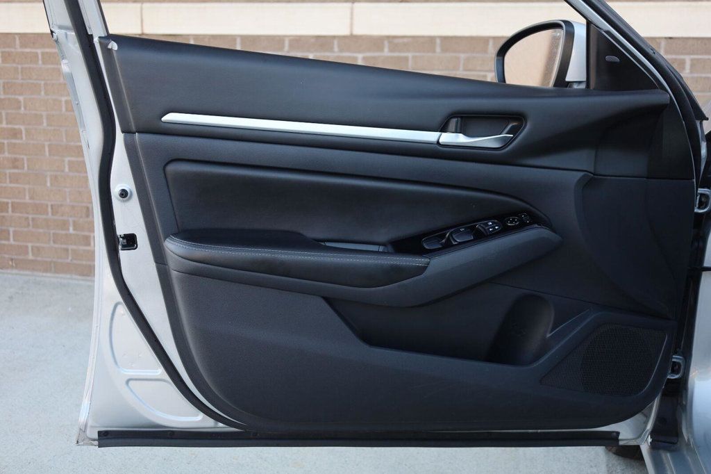 Nissan Altima photo 15