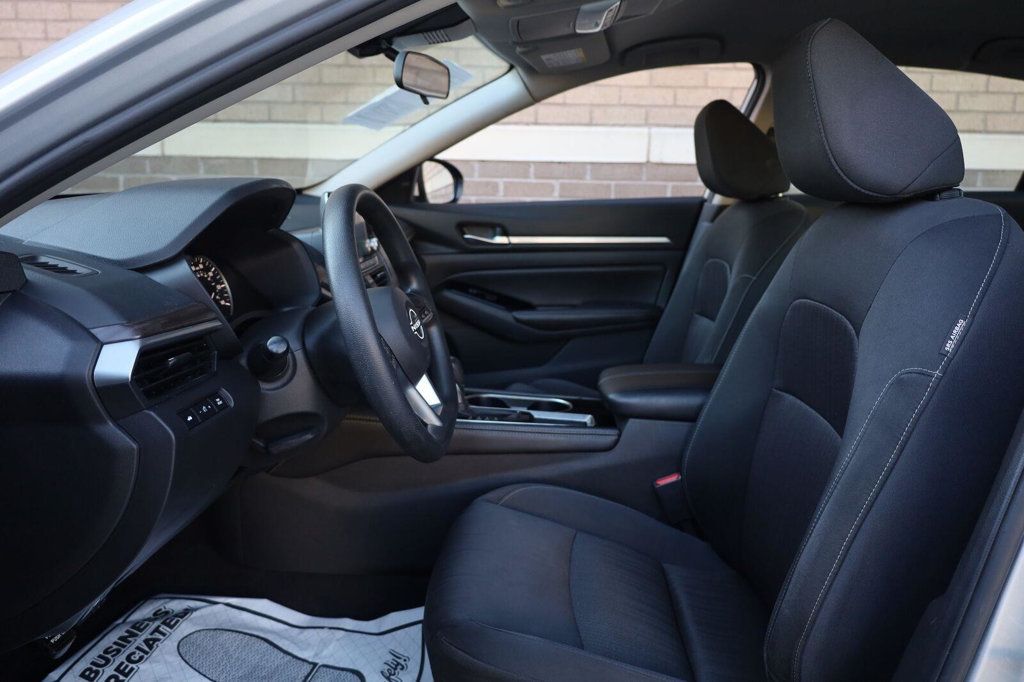 Nissan Altima photo 17