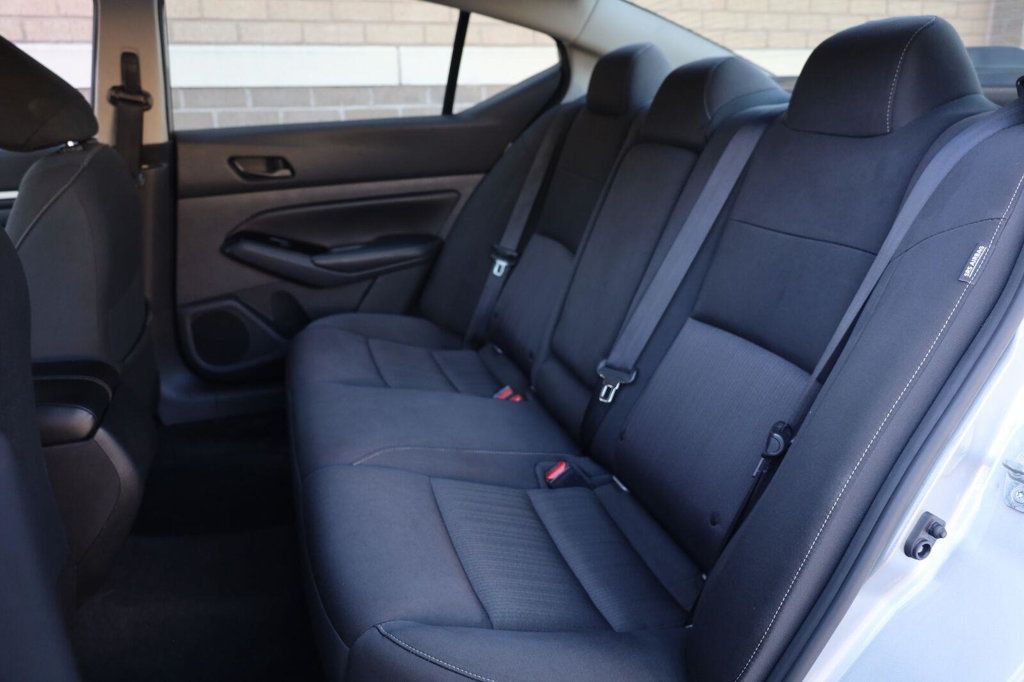 Nissan Altima photo 21