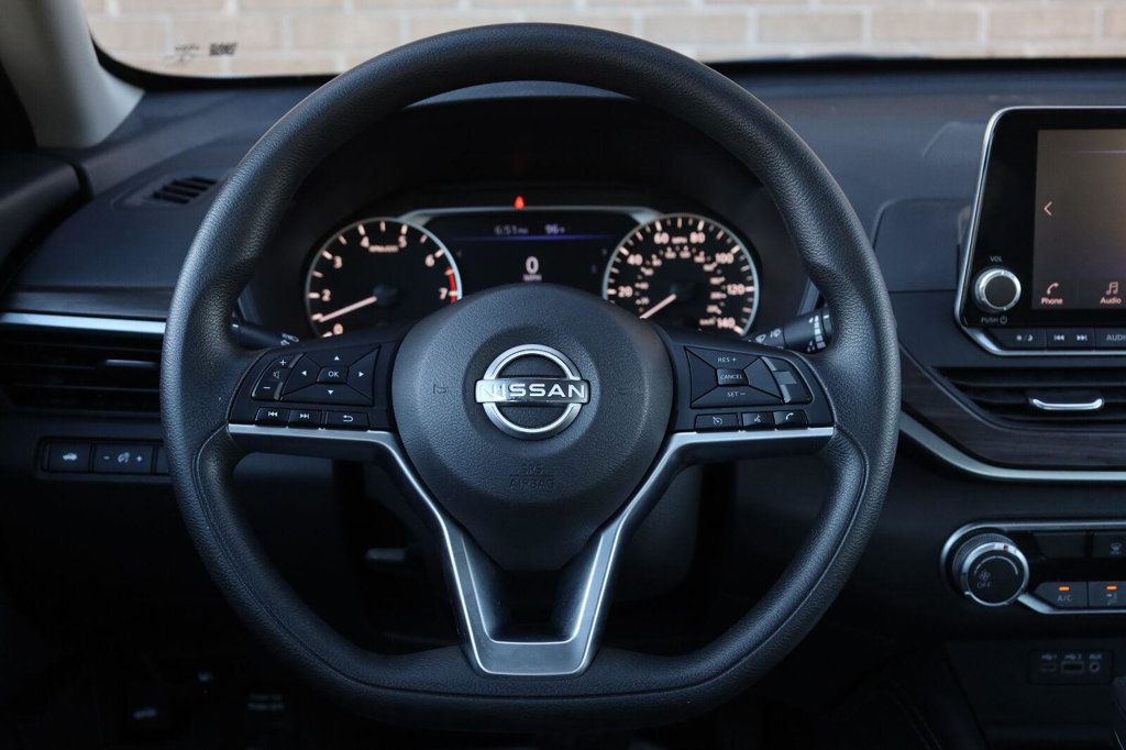 Nissan Altima photo 30