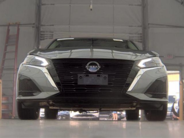 2023 Nissan Altima 2.5 SV AWD Sedan - 23086659 - 3