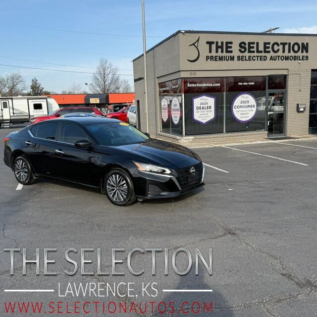 2023 Nissan Altima 2.5 SV AWD W/SV PREMIUM PACKAGE & APPLECARPLAY & MOONROOF - 22999379 | Video 1