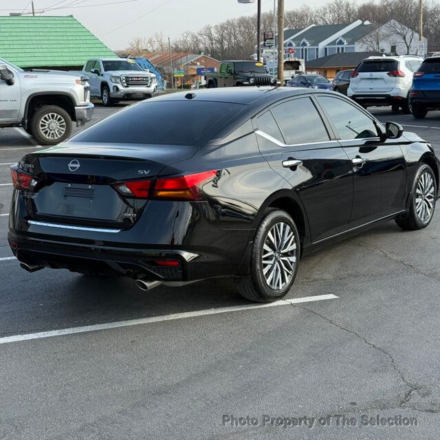 2023 Nissan Altima 2.5 SV AWD W/SV PREMIUM PACKAGE & APPLECARPLAY & MOONROOF - 22999379 - 16