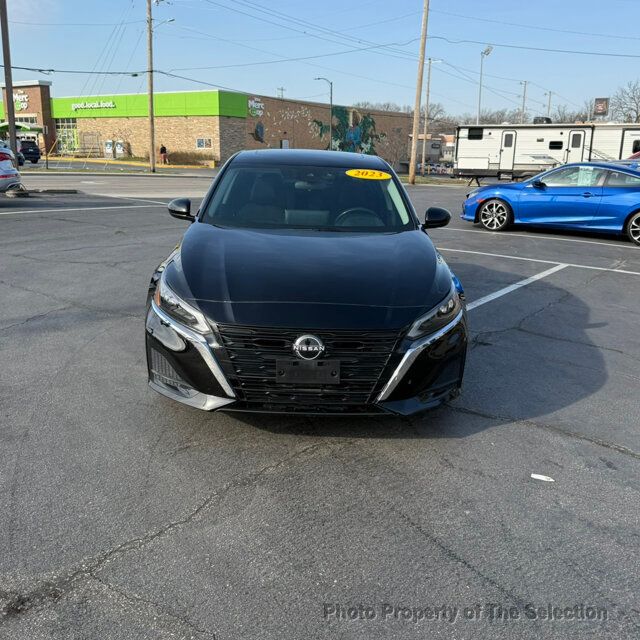 2023 Nissan Altima 2.5 SV AWD W/SV PREMIUM PACKAGE & APPLECARPLAY & MOONROOF - 22999379 - 3